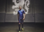 熊猫体育平台-逆袭之夜，周冠宇扛旗，雷诺车队历史性完胜红牛王朝