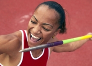 熊猫体育世界杯-绿茵场与硬木地板的交响，当德甲争冠战遇见雄鹿速胜篮网