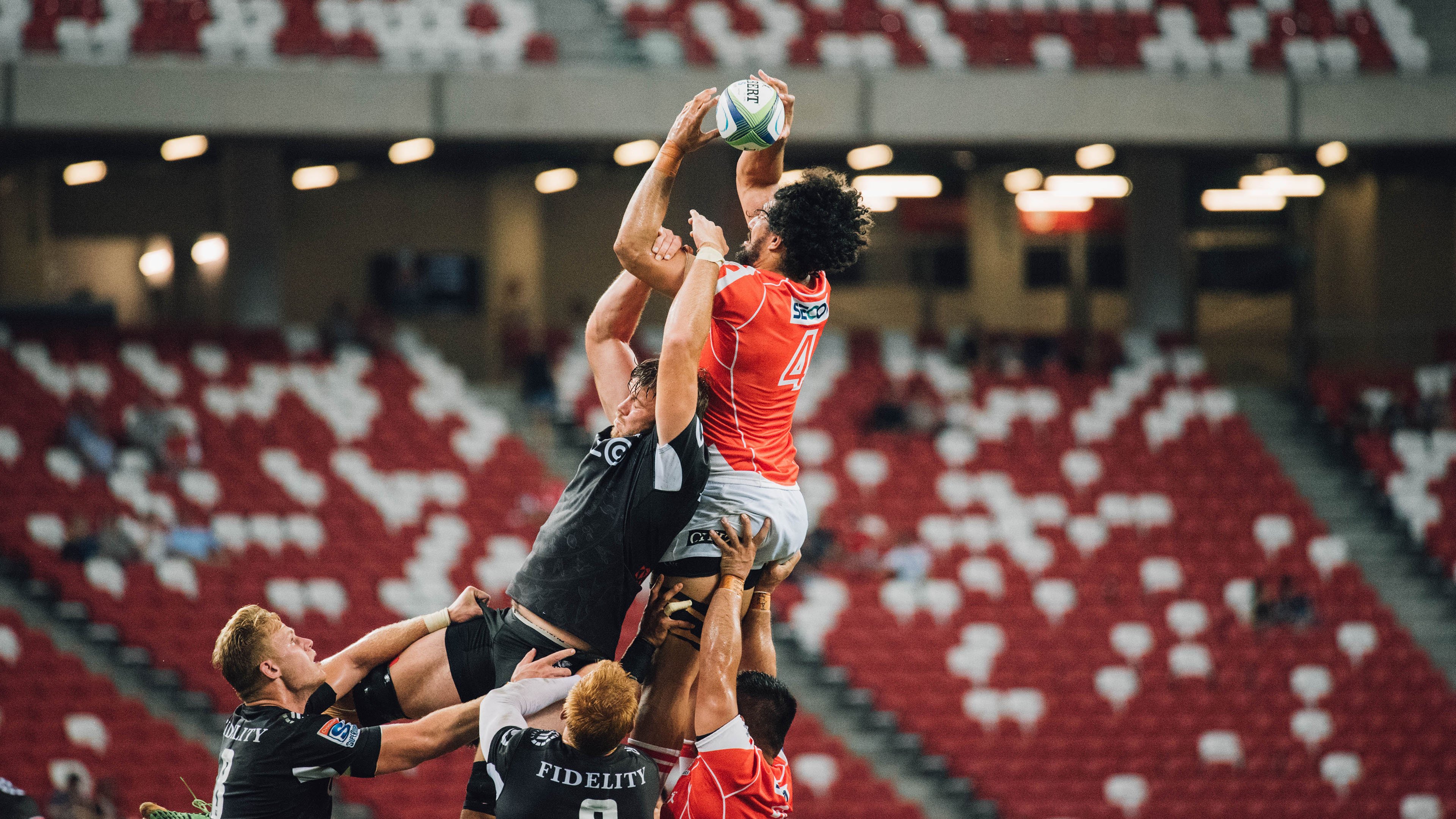 红魔奇迹夜，从德黑兰阴影到法比尼奥的枢纽革命